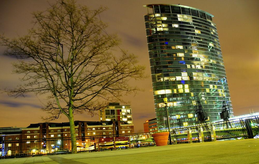 London Marriott Hotel Canary Wharf מראה חיצוני תמונה The Arthouse, at the heart of the West End Quarter