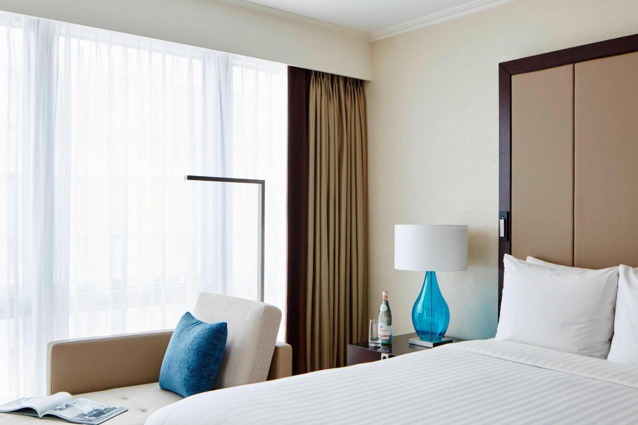 London Marriott Hotel Canary Wharf מראה חיצוני תמונה A bedroom at the hotel