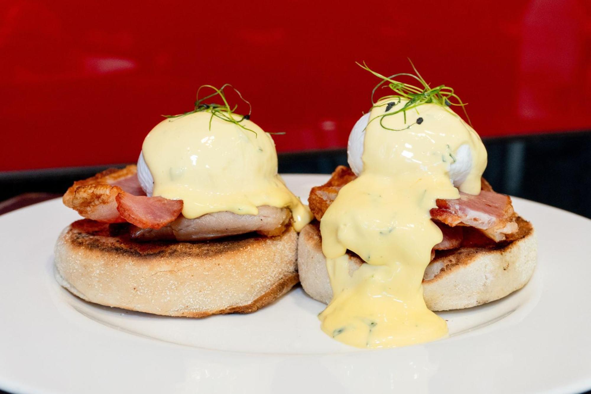 London Marriott Hotel Canary Wharf מראה חיצוני תמונה Eggs Benedict
