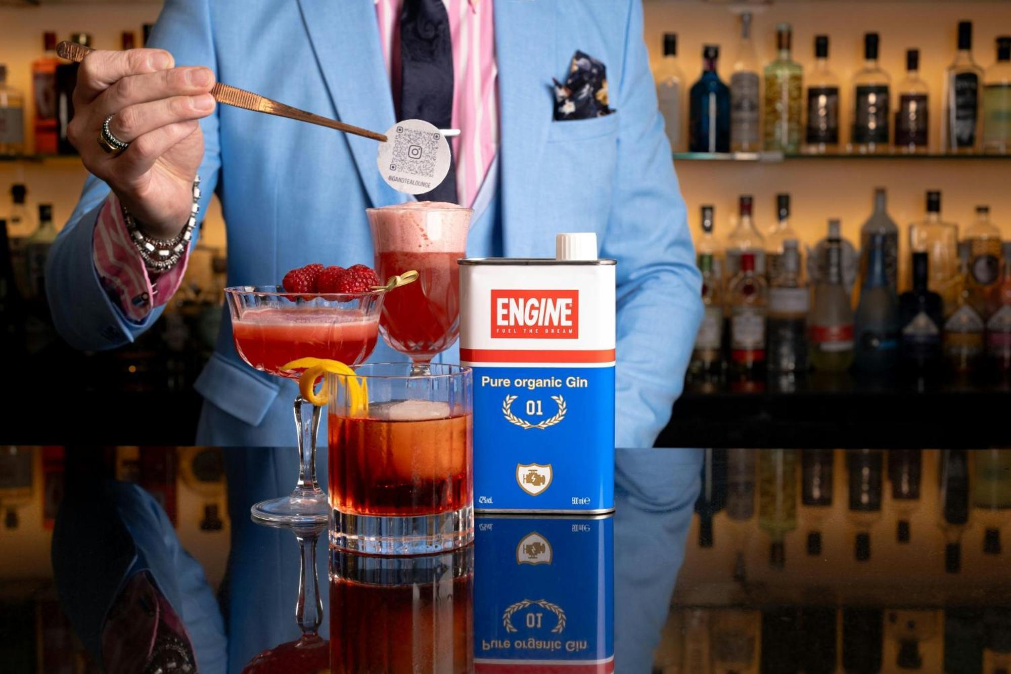 London Marriott Hotel Canary Wharf מראה חיצוני תמונה Engine Gin